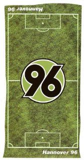 Hannover 96 Fanartikel Badetuch Spielfeld 76x152 Sport & Freizeit