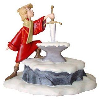 WDCC Seizing Destiny Arthur (Sword in the Stone) Figure Toys & Games