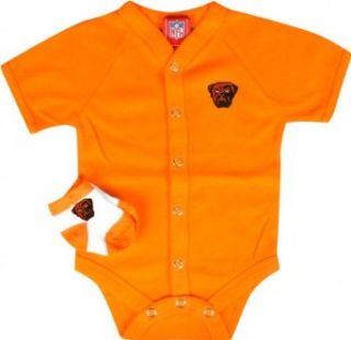 Cleveland Browns Team Color Newborn/Infant Creeper and Bootie Set   6 9 months Clothing