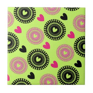 Cool Retro Style Hearts and Flowers Pattern Tile