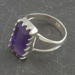 Sterling Silver Purple Quartz Solitaire Ring (Thailand) Rings