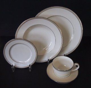 5 Piece Dinnerware / China / Place Setting Dish Display Stand (Item #684R)  Plate Display Stand  