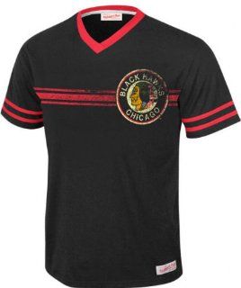 Chicago Blackhawks Mitchell & Ness Flip Shot V Neck Jersey Crew  Sports Fan T Shirts  Sports & Outdoors
