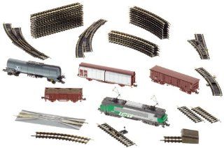 Trix "Fret SNCF" N Scale Starter Set with a Freight Train, Track Layour, and a Locomotive Controller Toys & Games