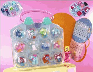 Polly Pocket Year Round Style Playset   Calendar Girl Carrying Case with Outfits for Every Month of the Year Toys & Games