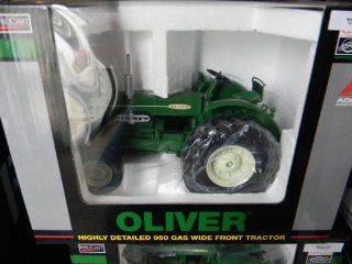 Oliver 950 Wide Front Tractor Toys & Games