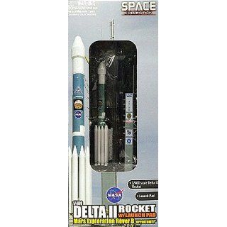 Dragon Models 1/400 Delta II Rocket "7925 Heavy" with Launch Pad Toys & Games