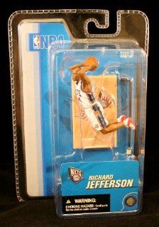 RICHARD JEFFERSON / NEW JERSEY NETS * 3 INCH * McFarlane's NBA Sports Picks Series 3 Mini Figure & Display Base Toys & Games