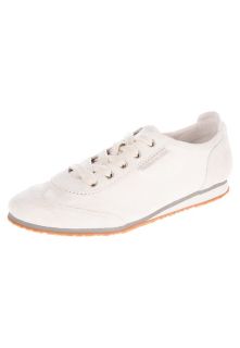 Lacoste   MISSANO RUNNER   Trainers   white