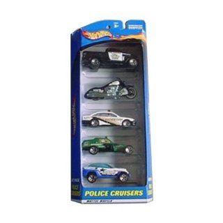 Hot Wheels Police Cruisers 5 Car Gift Pack   Contains 5 164 Scale Collectible Die Cast Cars Toys & Games