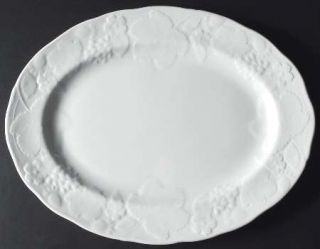 Wedgwood Strawberry & Vine (Bone) 15 Oval Serving Platter, Fine China Dinnerwar
