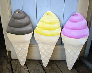 ice cream cone decoration by giddy kipper
