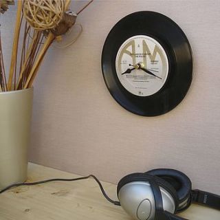 small vinyl record clock by vinyl village