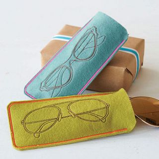 soft felt spectacles case by susiemaroon