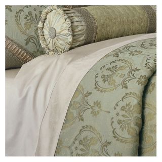 Winslet Button Tufted Comforter