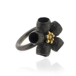 av15 gumnut flower ring by ana verdun