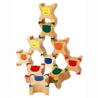 balancing monkeys by created gifts