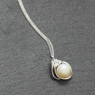 shell inspired crystal and pearl necklace by queens & bowl