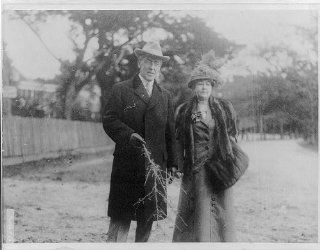 Photo Woodrow Wilson, 1856 1924, with wife on beach at Pass Christian, Mississippi, branch   Prints