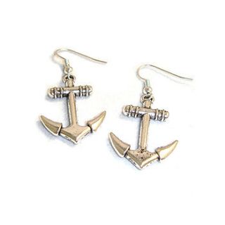 silver tone anchor earrings by hannah makes things