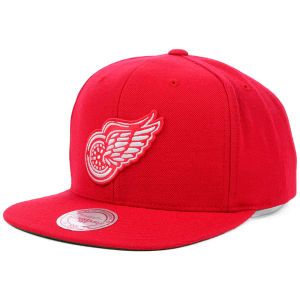 Detroit Red Wings Mitchell and Ness NFL Wool Solid Snapback Cap
