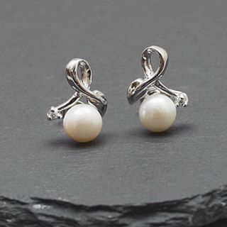 leaf knot freshwater pearl earrings by queens & bowl