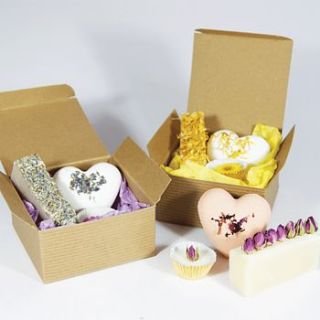 pamper me relax gift box by bow boutique