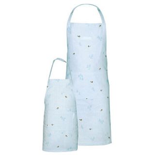 robin christmas apron by sophie allport