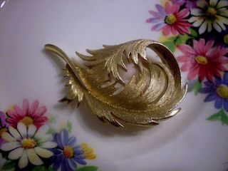 vintage curled feather brooch by once upon a tea cup