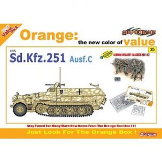 Cyber Hobby 1/35 Sd.Kfz.251 Ausf.C plus German Infantry in Action 1941 42 Figure Set Toys & Games