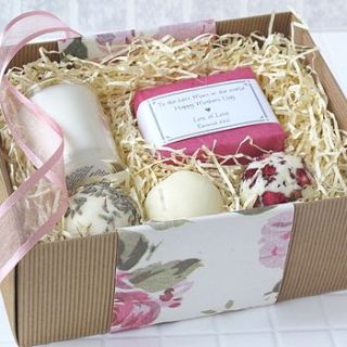 personalised mothers day pamper gift set by aroma candles