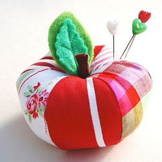 apple pincushion by leah halliday