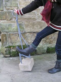 boot scraper and puller by moore designs