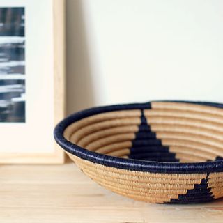 leaf woven basket by happy piece