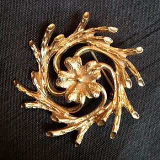vintage sarah cov signed goldtone brooch by iamia