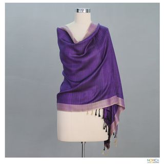 Handcrafted Silk 'Bhagalpur Lily' Shawl (India) Novica Scarves & Wraps