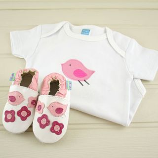 birds baby shoe and suit gift set by snuggle feet