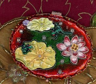 lilly pond oval compact by susanna freud