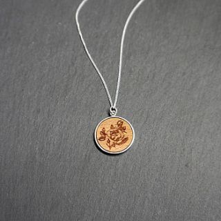 wooden floral disc necklace by maria allen boutique