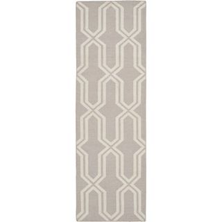 Safavieh Contemporary Handwoven Moroccan Dhurrie Gray/ Ivory Wool Rug (26 X 6)