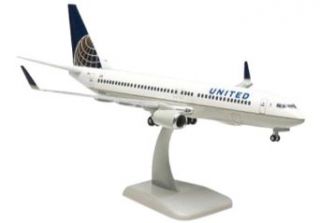 Daron Hogan United 737 800 Post Co Merger Livery Model Kit with Gear, 1/200 Scale Toys & Games