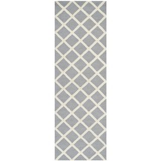 Safavieh Handmade Moroccan Cambridge Squares pattern Silver/ Ivory Wool Rug (26 X 10)