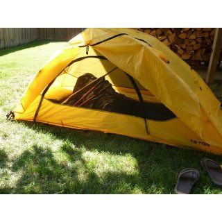 TETON Sports Outfitter XXL Quick Tent (82"x 39"x 32", Orange/Yellow)  Family Tents  Sports & Outdoors
