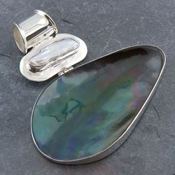 Mabe Pearl, Mother of Pearl Silver Pendant (Indonesia)  
