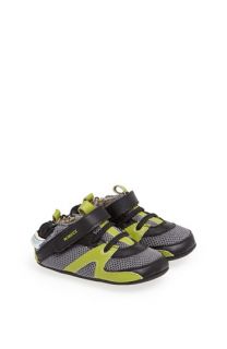 Robeez® Mini Shoez   Henry Sneaker (Baby & Walker)